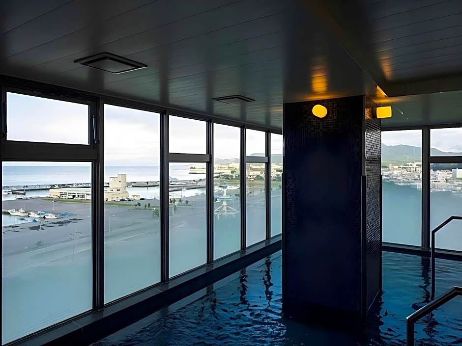 Green Rich Hotel Okinawa Nago (Artificial hot spring Futamata Yunohana)