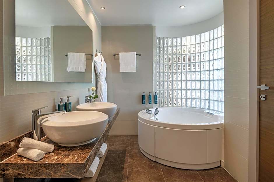 Hilton Geneva Hotel and Conference Centre