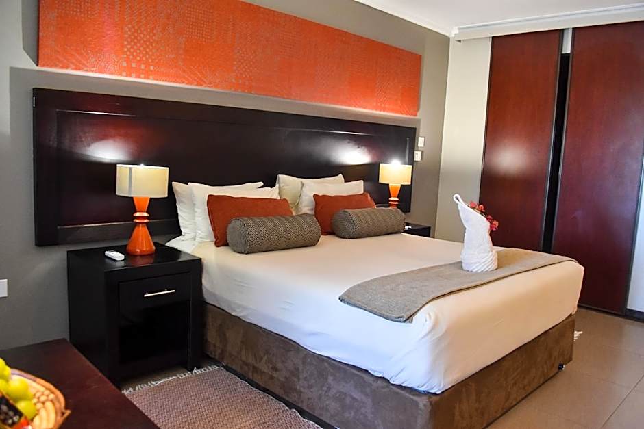 Cresta Riley's Hotel