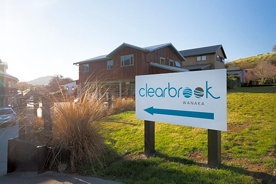 Clearbrook Motel & Serviced Apartments