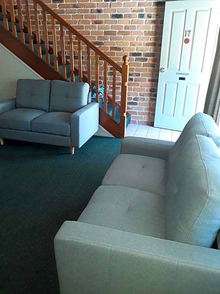 Country Gardens Motor Inn