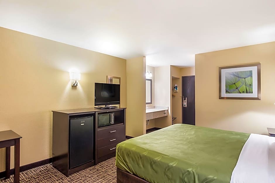 Quality Inn & Suites Caseyville - St. Louis