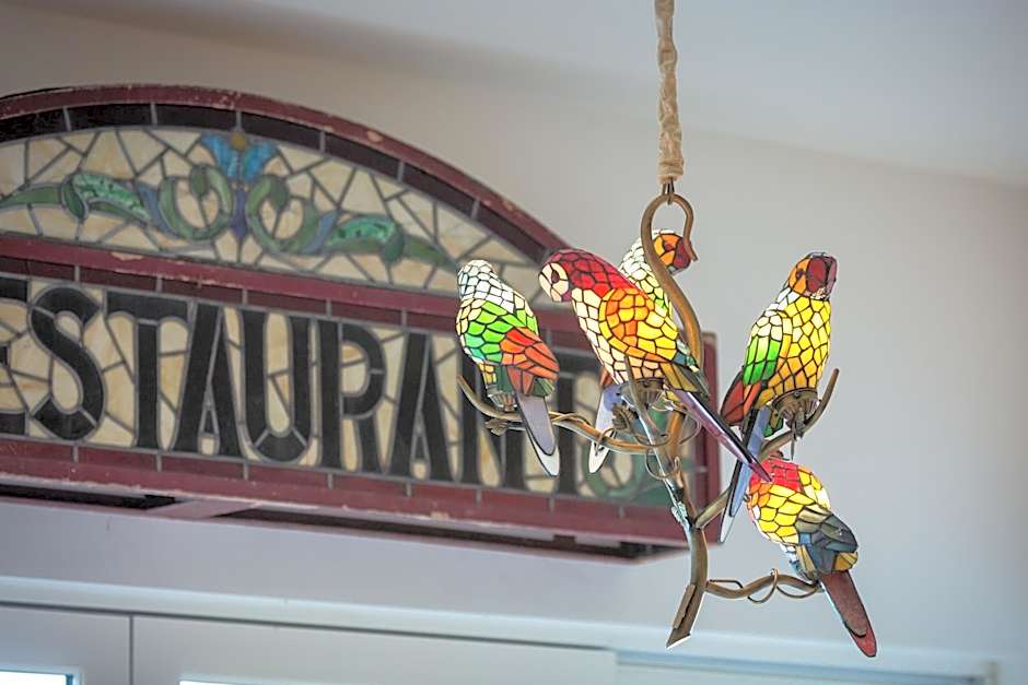 Tolcarne Beach Colonial Restaurant and Rooms