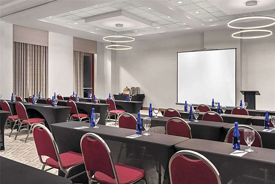 Embassy Suites By Hilton Hotel Boston At Logan Airport