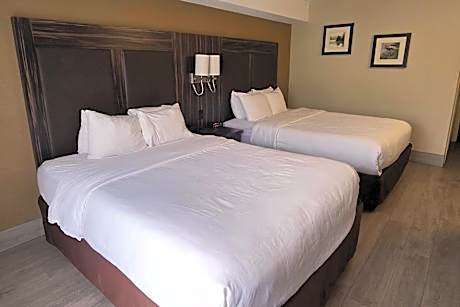 Queen Room with Two Queen Beds - Second Floor - No Pets