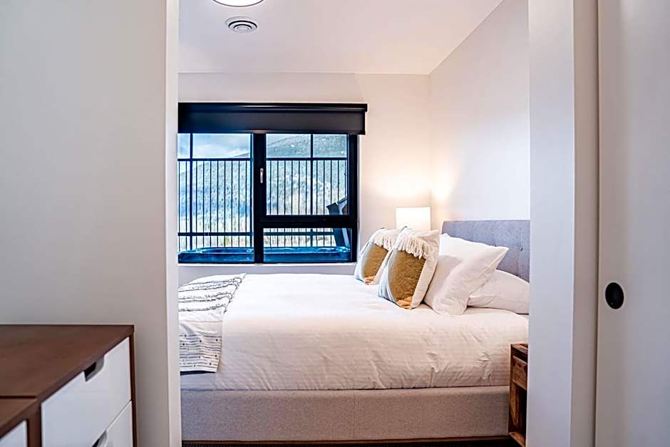 Drop in Condo by Revelstoke Vacations