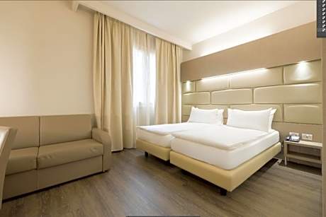 Just Hotel Saronno