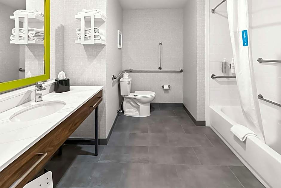 Hampton Inn by Hilton Dayton South
