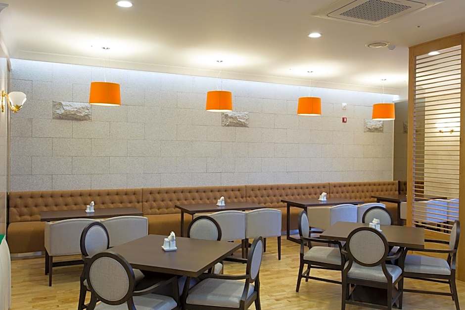Fontana Beach Hotel