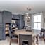 Boutique Serenity Quality Home @ downtown by the Shaw