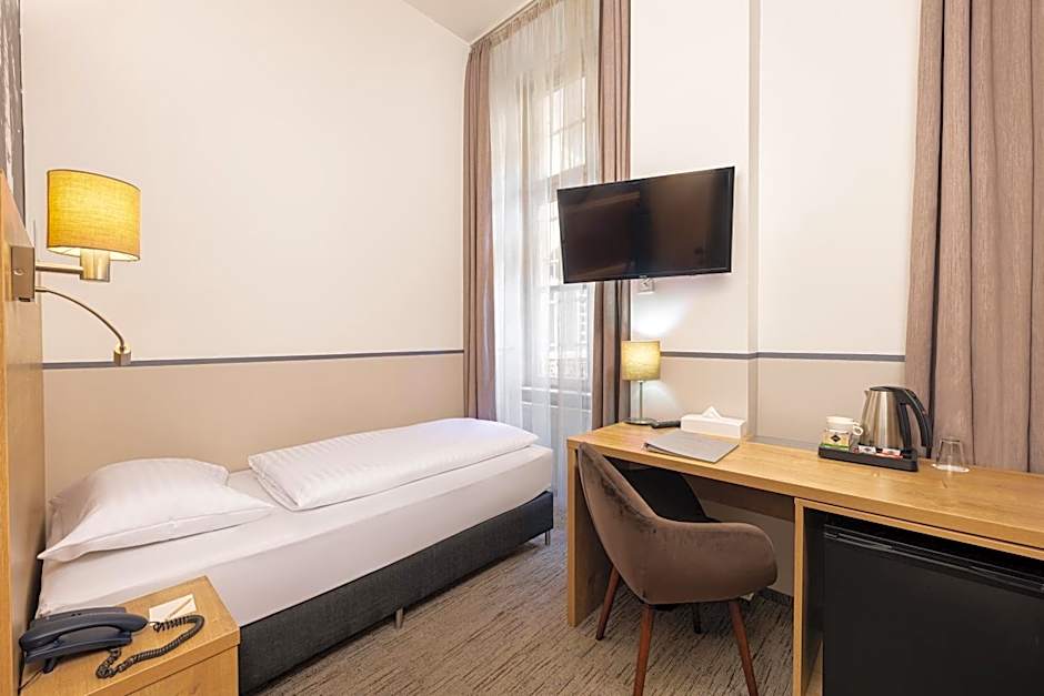 City Hotel Ring