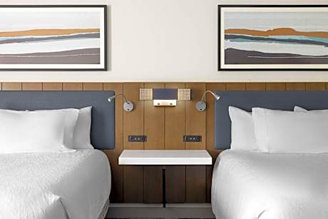 Queen Room with Two Queen Beds and Accessible Tub - Mobility Access