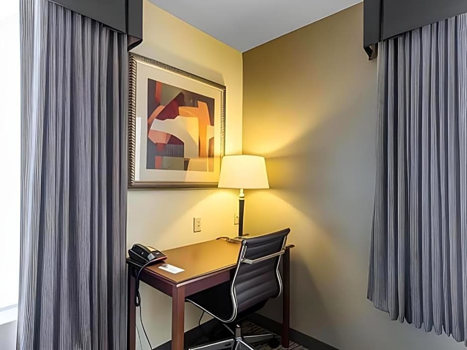 Comfort Inn & Suites Madisonville