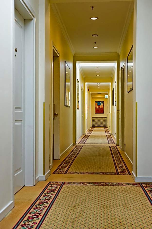 My City Hotel