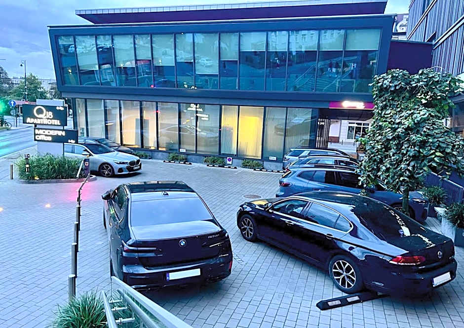 Q18 ApartHotel