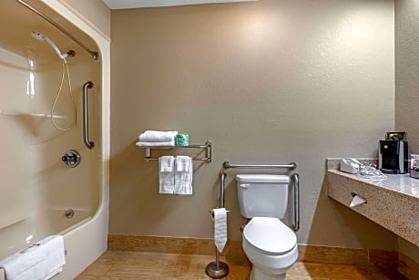 2 Queen Beds, Nonsmoking, Accessible, Upgrade