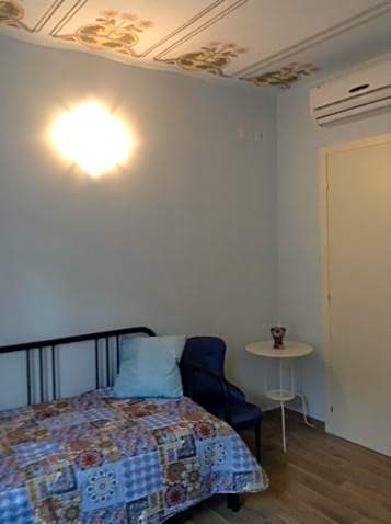 Foto 1 von 5 von Single Room with Private Bathroom