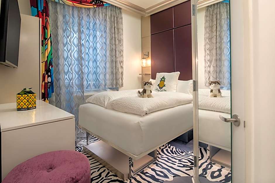 Staypineapple, An Artful Hotel, Midtown