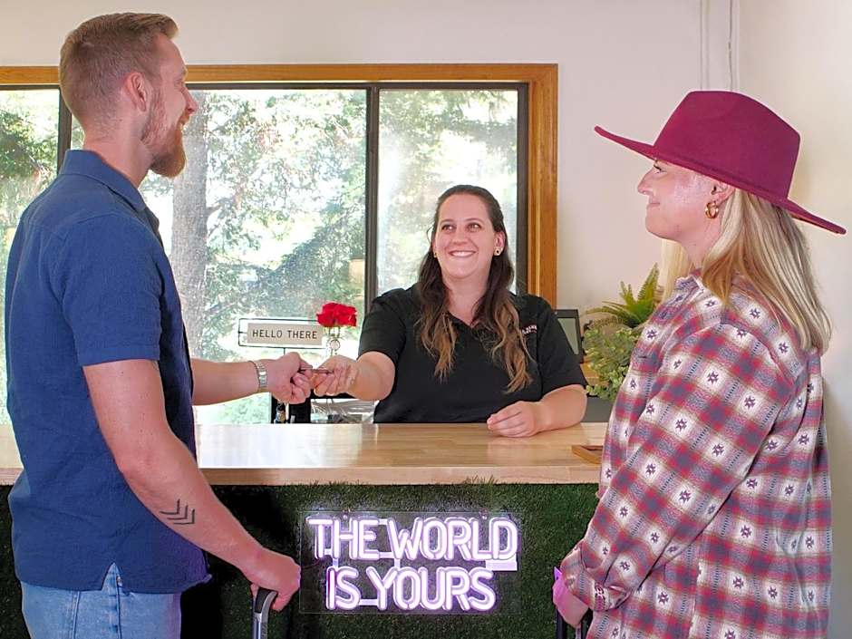 Sierra Blue Hotel & Swim Club