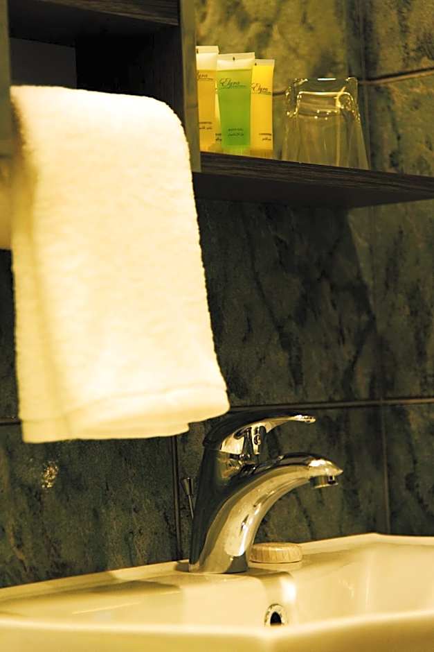 Shams Alweibdeh Hotel