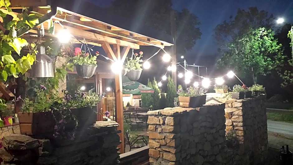 Tawerna Rataje Pokoje Gościnne