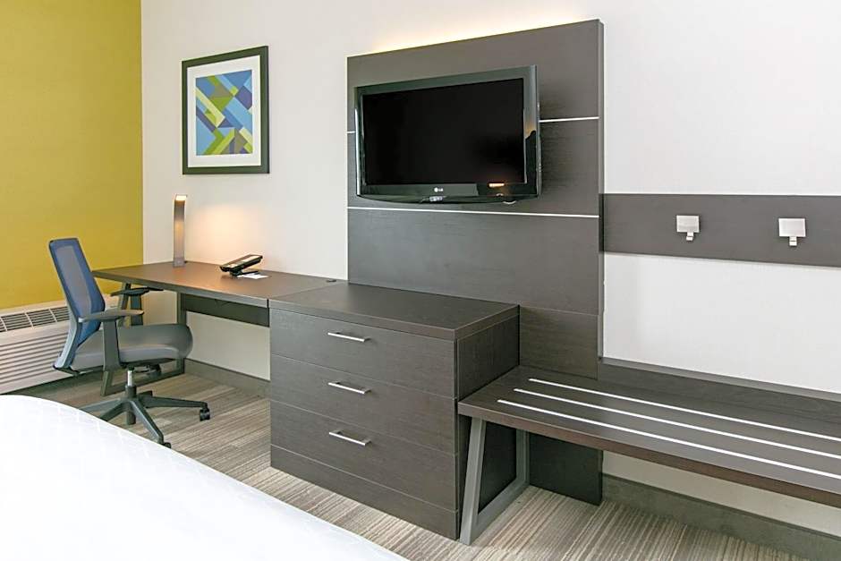 Holiday Inn Express Hotel & Suites Seaside Convention Center By IHG