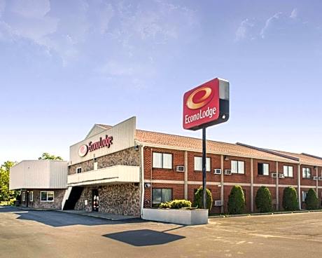 Econo Lodge Darien Lakes