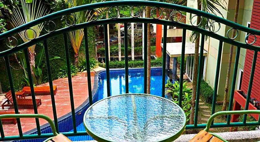Phuket Ecozy Hotel