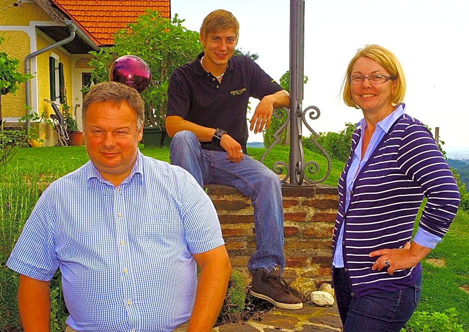 Weingut Albert, Familie Cramer