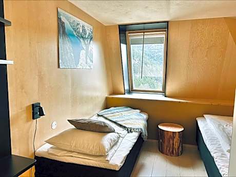 Twin Room with Lake View Preikestolen Fjellstue