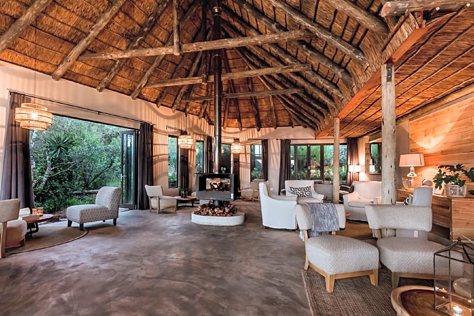 Bukela Game Lodge - Amakhala Game Reserve