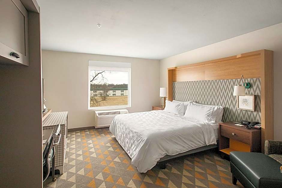 Holiday Inn & Suites Decatur-Forsyth By IHG