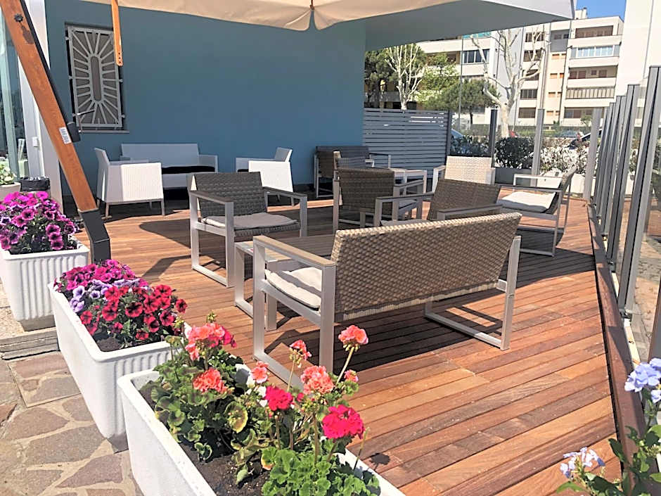 Hotel-Residence- Le Dune Breakfast & private beach included