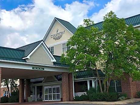 Country Inn & Suites by Radisson, Lewisburg, PA