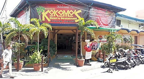 Kokomos Hotel and Restaurant