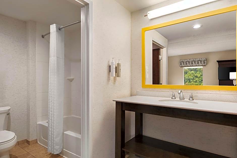 Hampton Inn By Hilton & Suites Pittsburgh/Waterfront-West Homestead