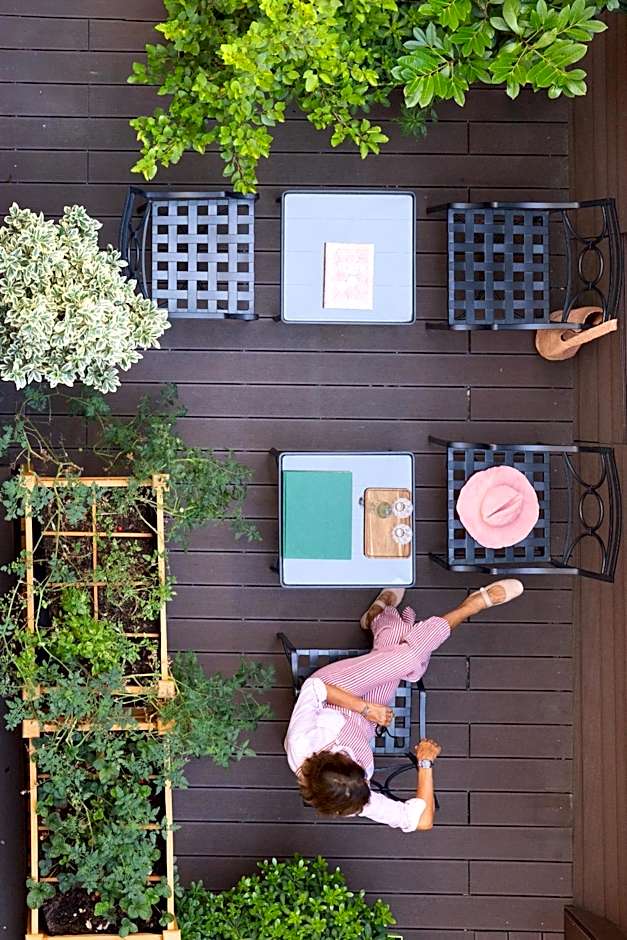 Midnight Hotel Paris