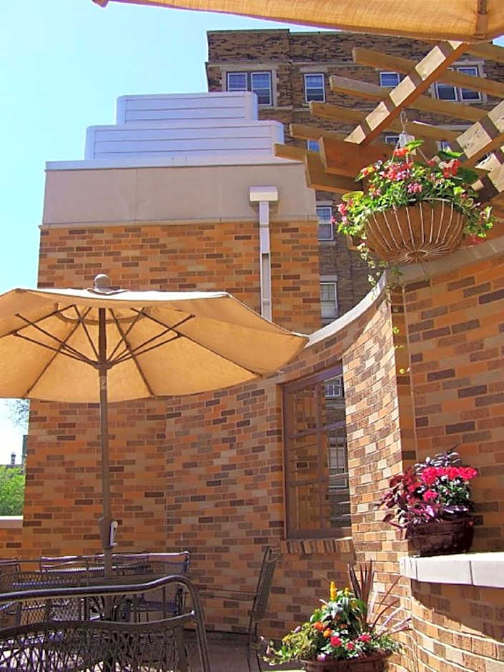 Ambassador Hotel Milwaukee, Trademark Collection by Wyndham