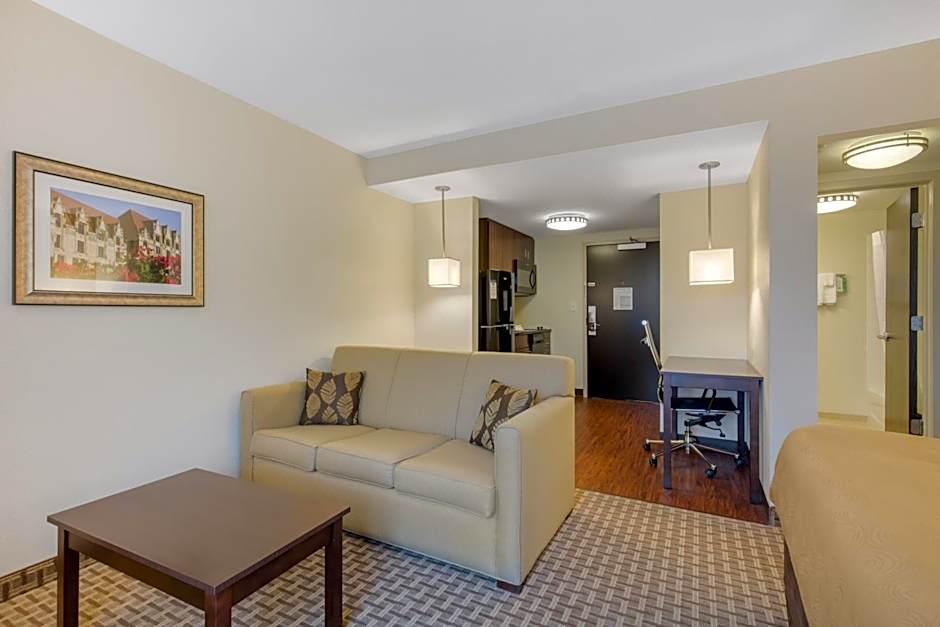 MainStay Suites St. Louis Airport
