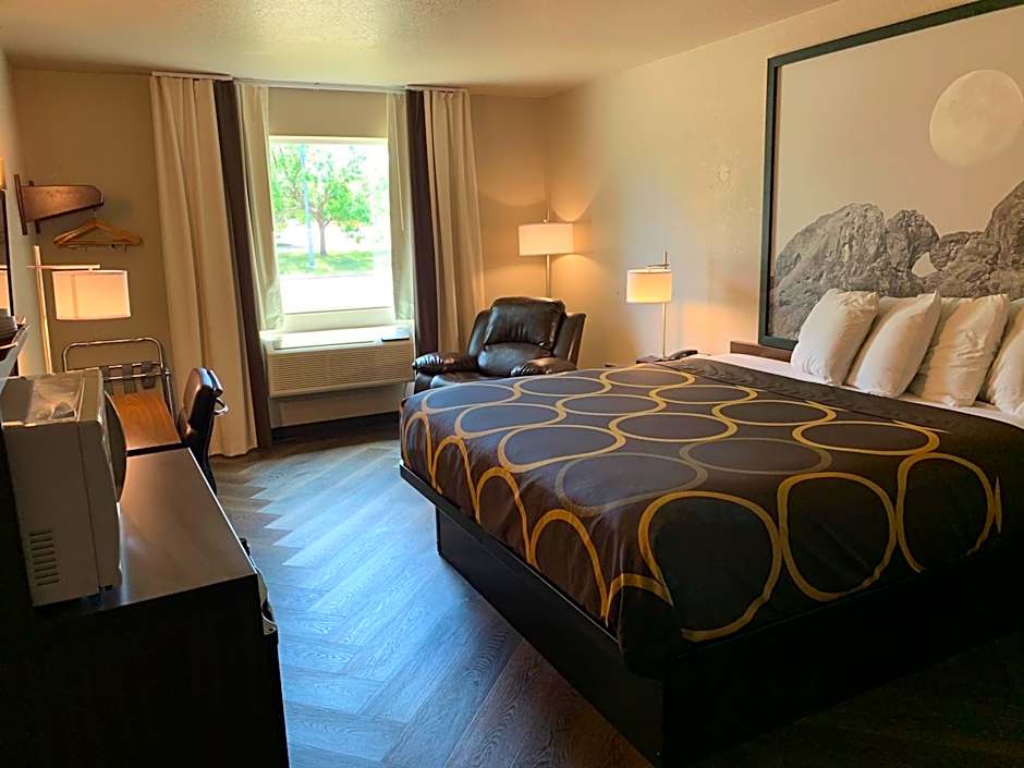 Super 8 by Wyndham Greeley