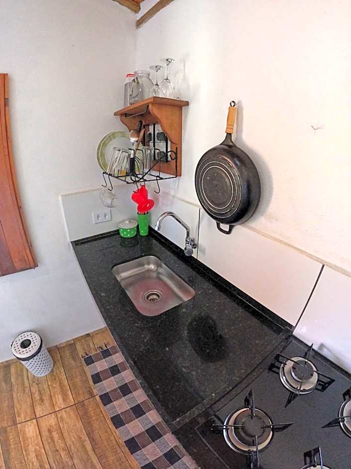 Chalés Vila Carrancas - Ao lado do centro com piscina, cozinha completa e muita tranquilidade