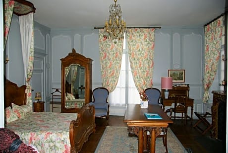 Suite-Marquis de Vaudreuil-Super spacieuse-Salle de bain et douche-Vue sur la rivière