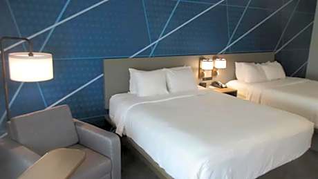 2 Queen Beds Nonsmoking