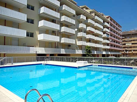 Beautiful Apartment For 4 Persons-pool-tv