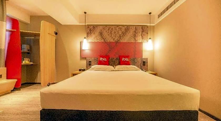 ibis Shenyang north station