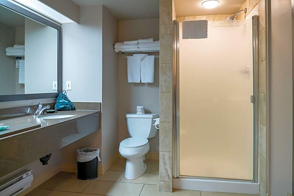 Pocaterra Inn & Waterslide