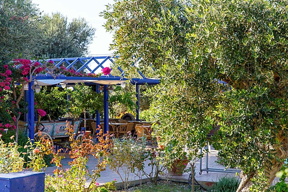 Filoxenia Apartments & Studios