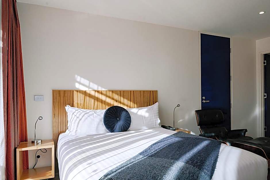 Salamanca Wharf Hotel