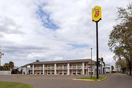Super 8 by Wyndham Ellenton Bradenton Area