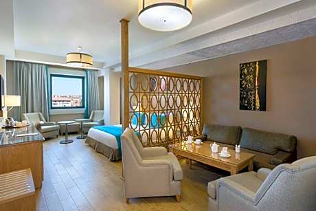Junior King Suite
